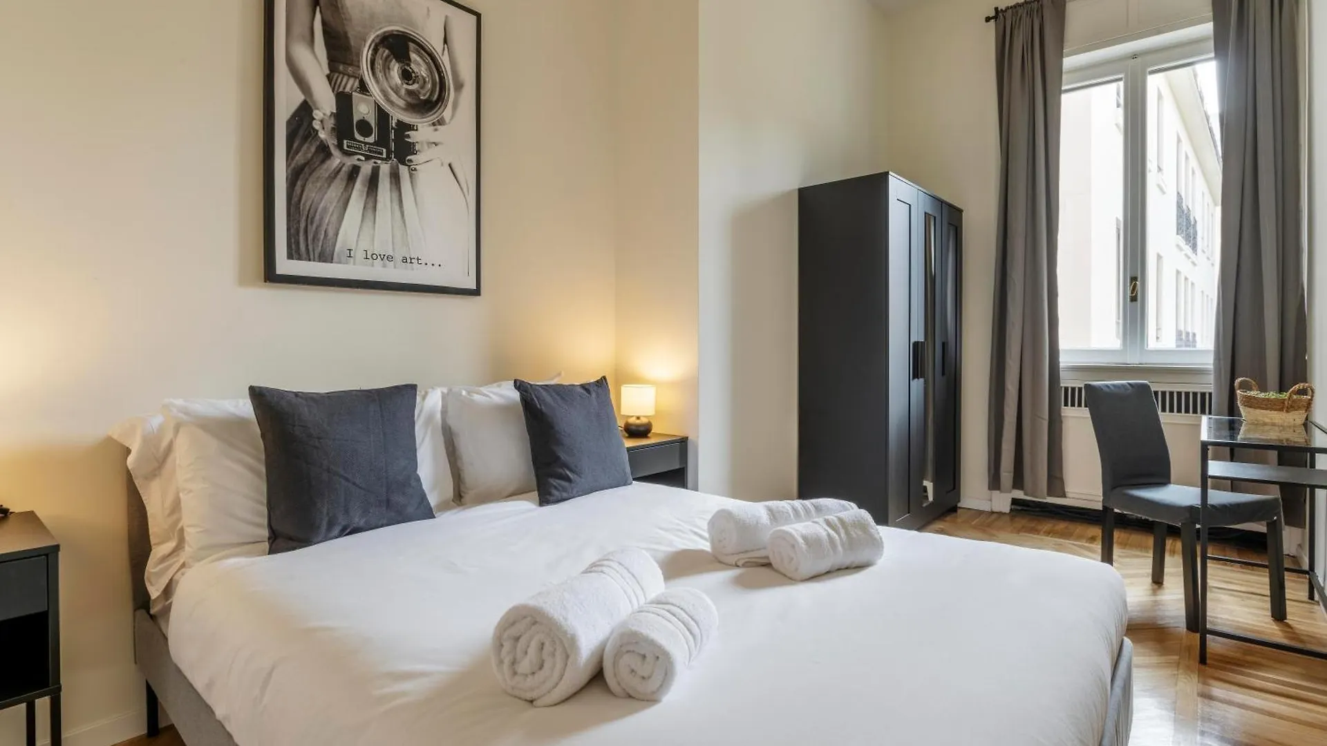 Elegant Brand New Apartments Near Duomo Milano 0*,  Italia